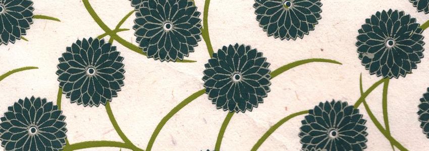 Papier népalais aux fleurs bleues canards