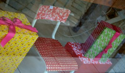 Papiers japonais utilisés pour recouvrir des meubles et des boites
