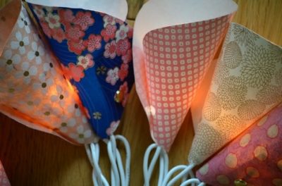 DIY guirlande lumineuse en papier japonais rose