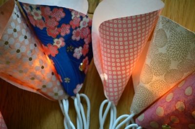 DIY guirlande lumineuse en papier japonais rose