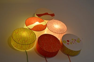 Papier japonais utilisés pour réaliser des appliques lumineuses