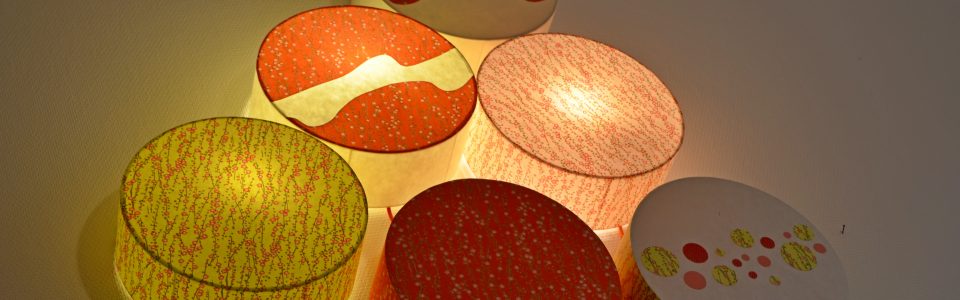 Papier japonais utilisés pour réaliser des appliques lumineuses