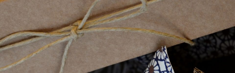 veilleuse en papier japonais dans sa boîte